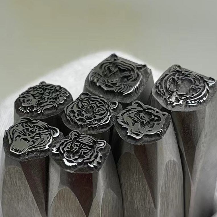 Дизайн головы тигра, металличе – обзор и цена Leatherwork Embossing
