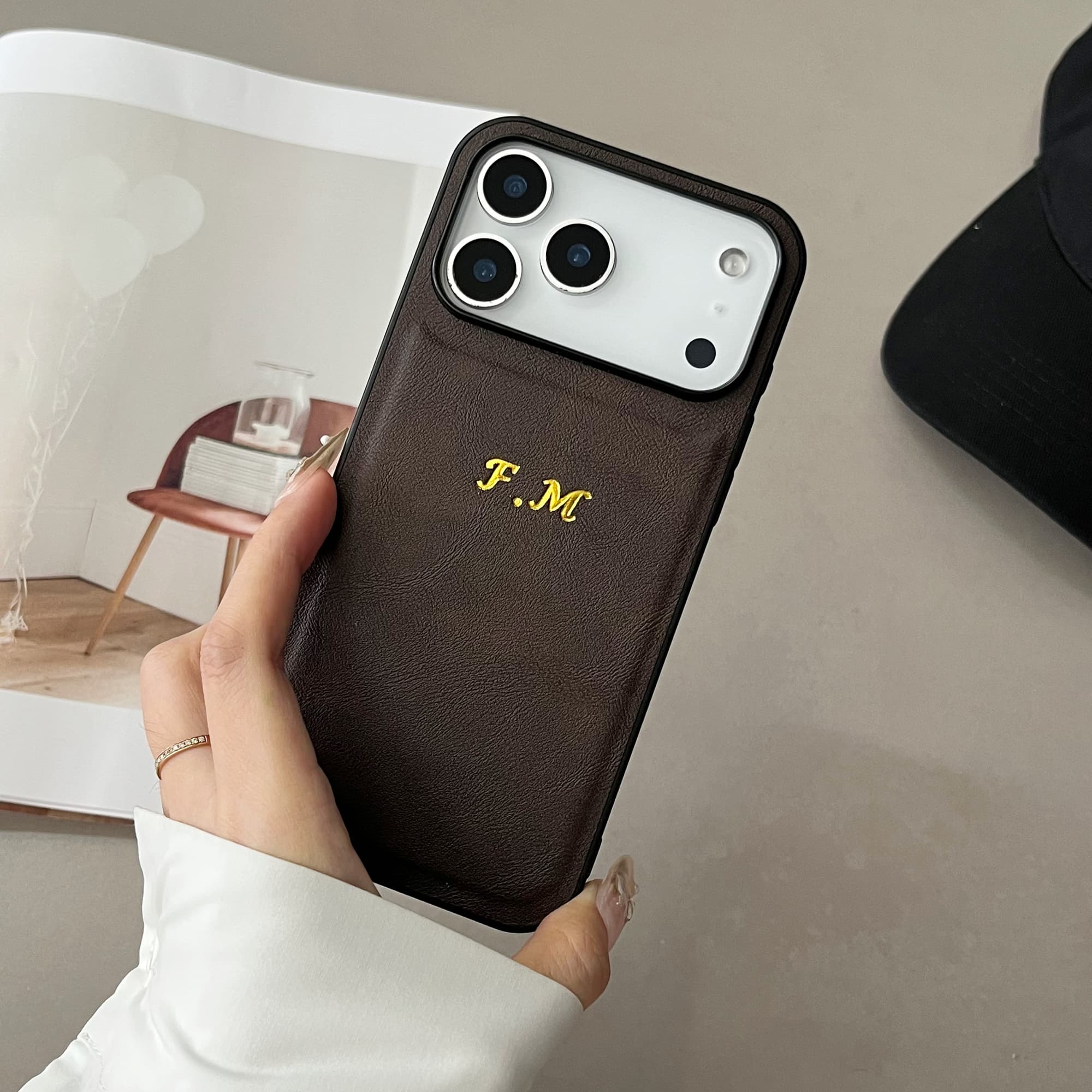 Роскошный чехол для iPhone 11, – обзор и цена Leatherwork Embossing